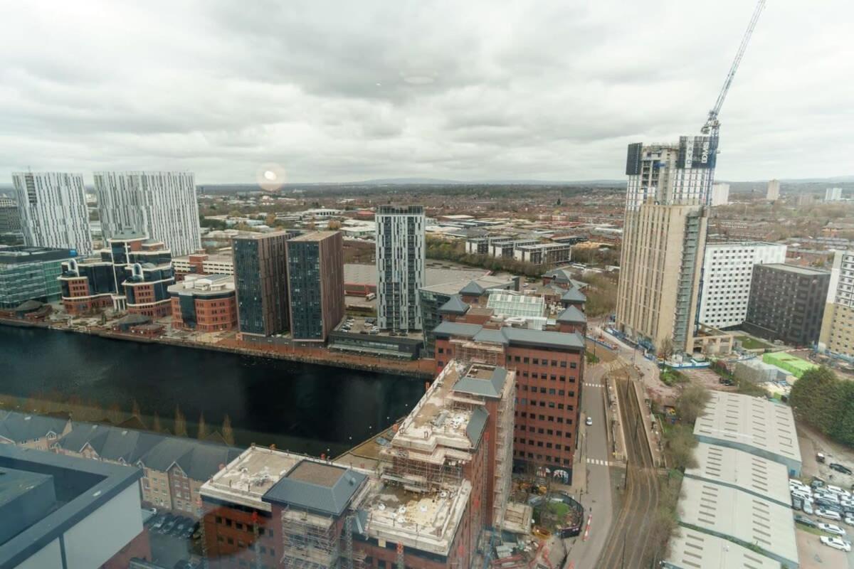 Stunning 2 Bed Apartment In Salford With Views Manchester Eksteriør bilde